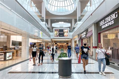 roosevelt field mall photos.